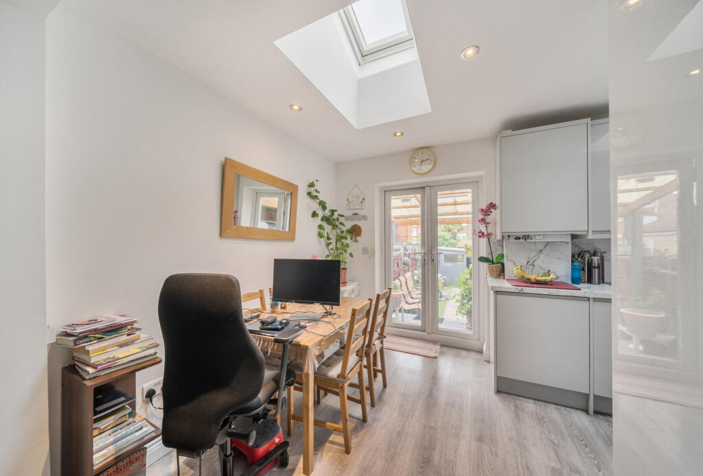 1332640-11-6890bd...