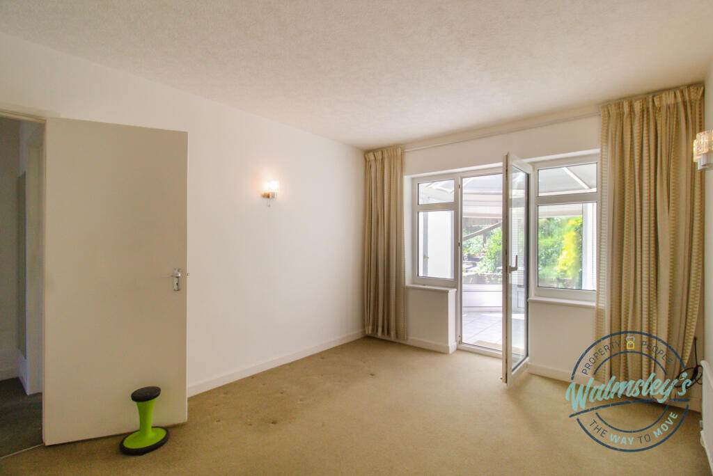 Rear reception &amp; hallway &amp; conservatory