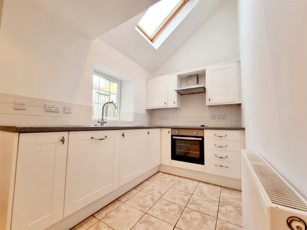 Kitchen 3.jpg