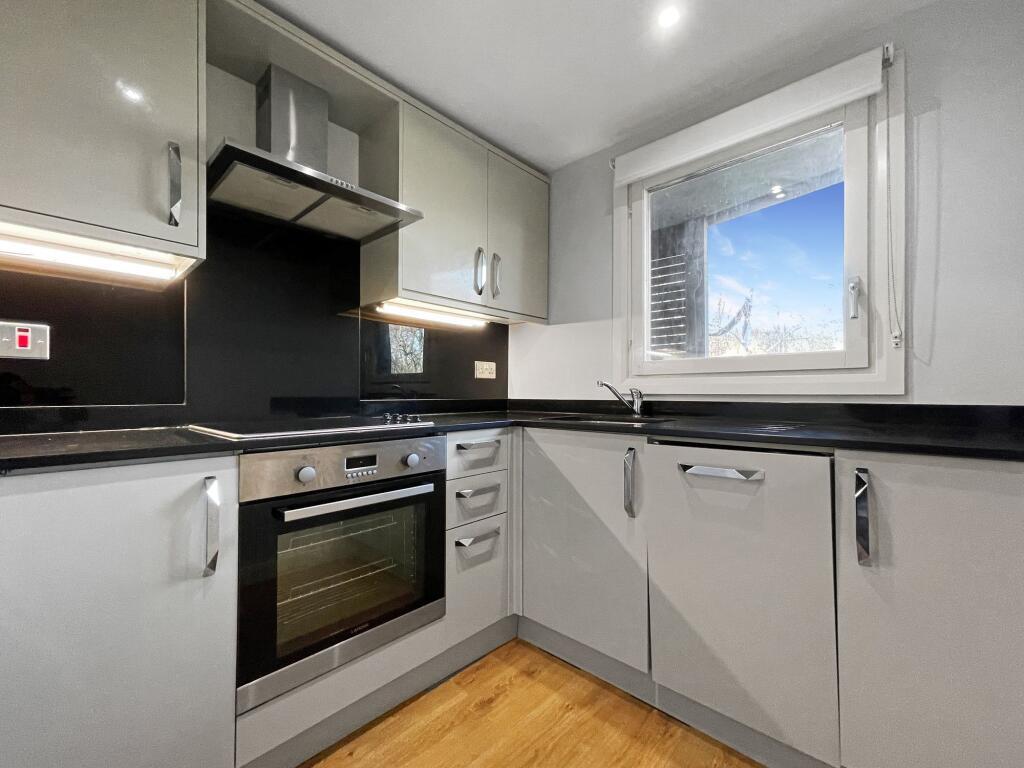 Call us to view this 2 bedroom in Kenley, CR8