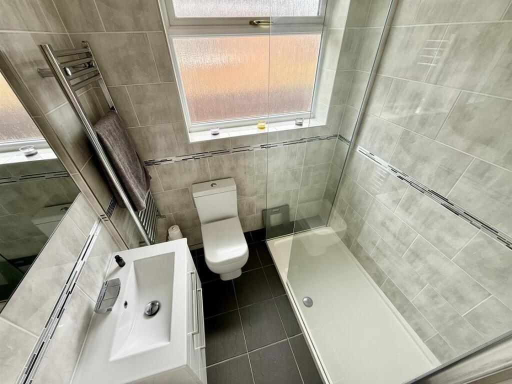Showerroom.jpg