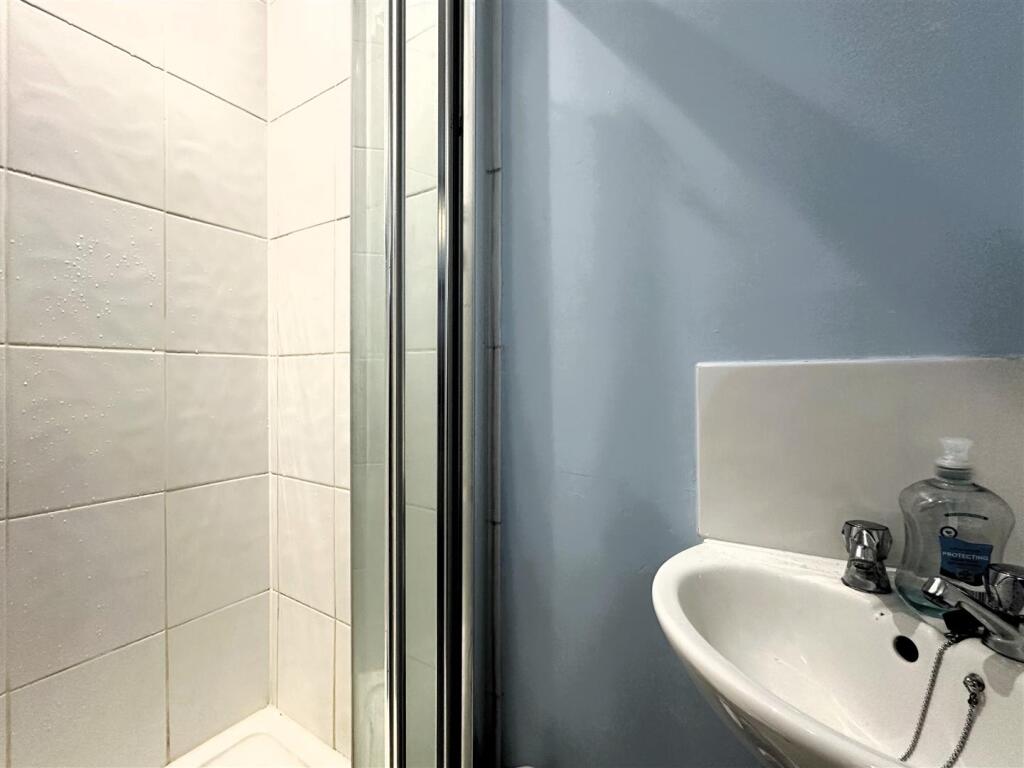 Shower Room 2 I.jpg