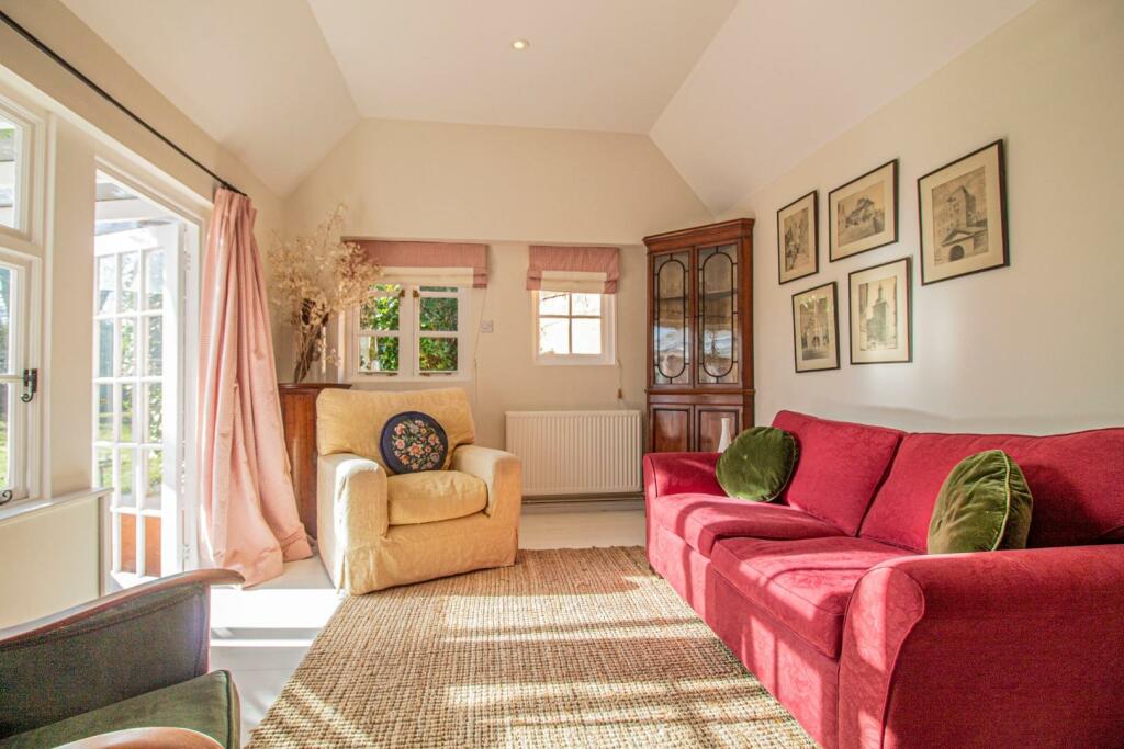 Potash Farmhouse Cottage [Living Room] 04.jpg