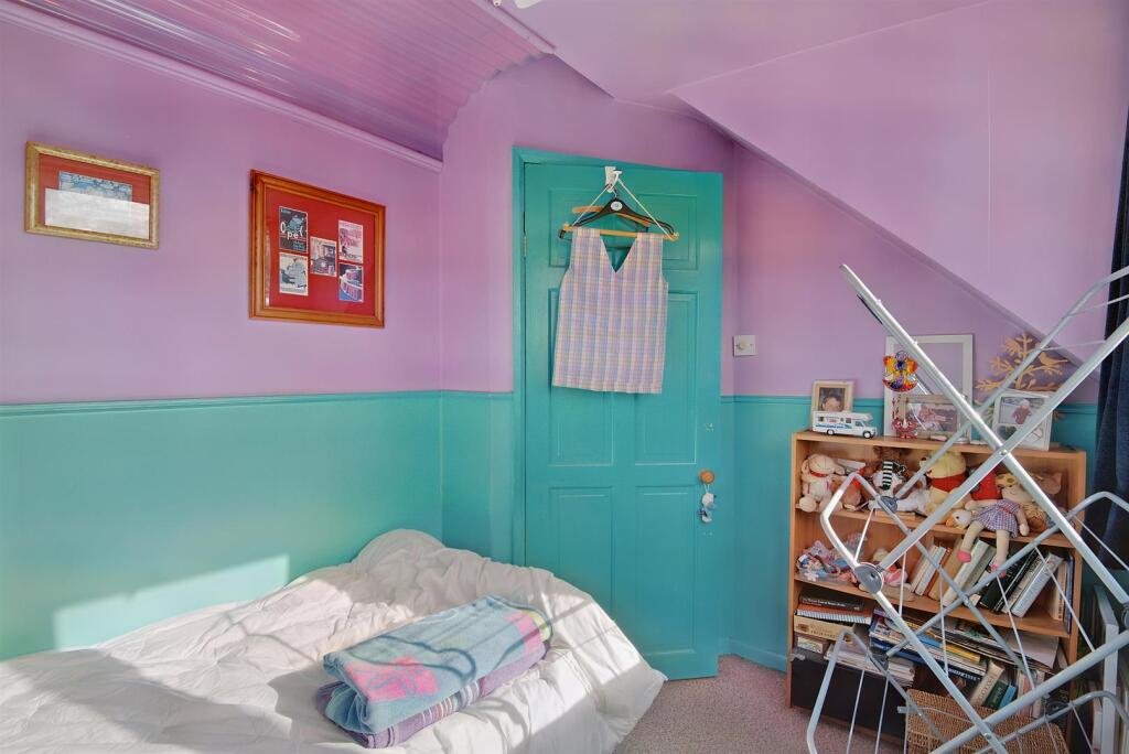 8565392-interior04-800.JPG