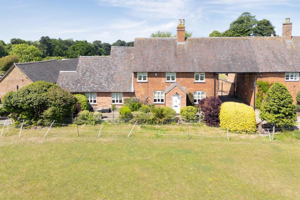 Manor Farm, Sketchley Old Village (19).jpg