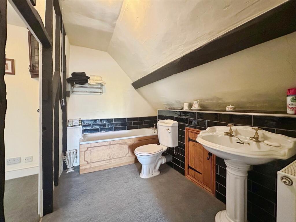 38b98f10--402E-93D6-FB02D46E63B2-66306-00001570ECC