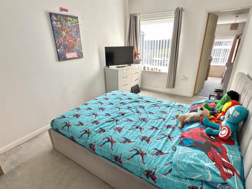 BED 2.jpg
