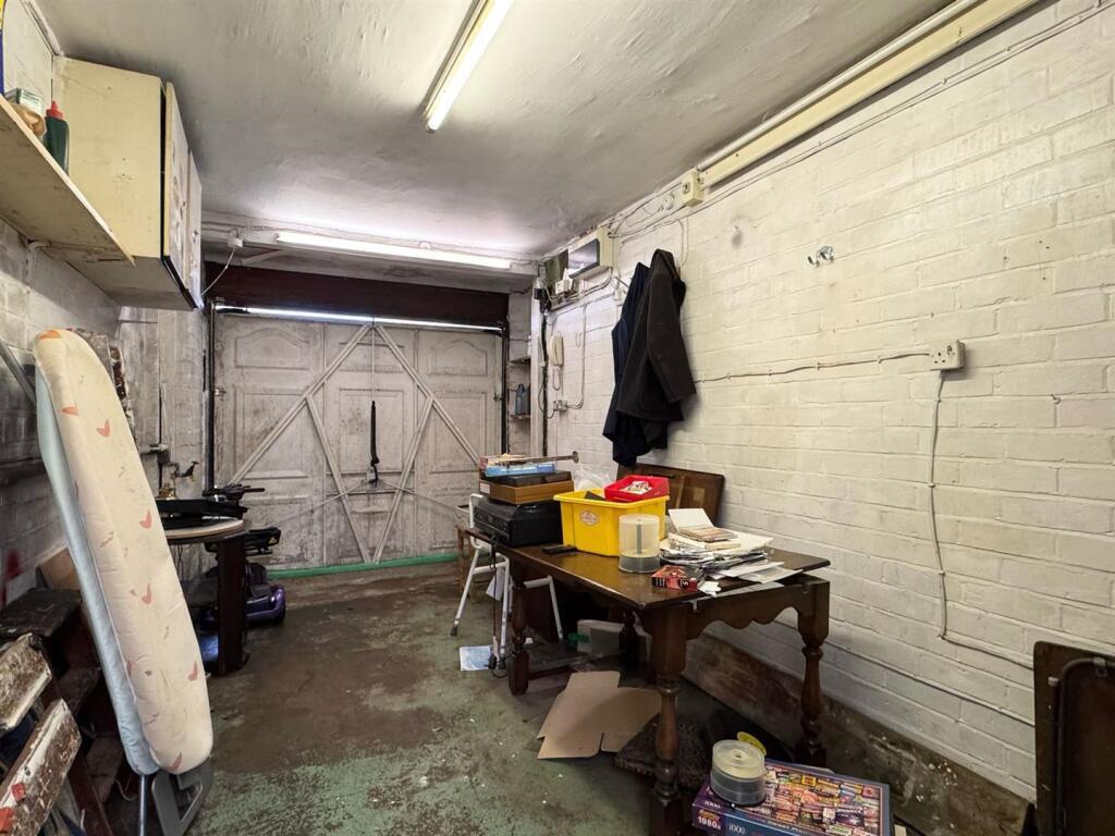 Garage.jpg