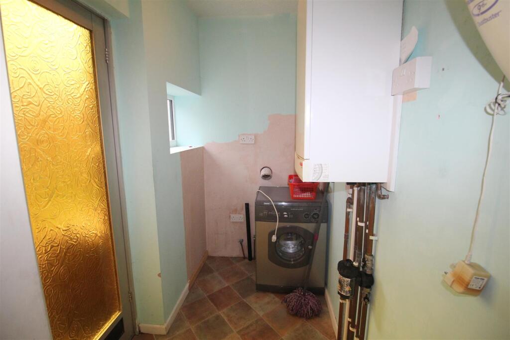 Crosland Road, 39, utility.JPG