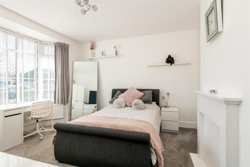 21 Springvale bedroom5 ground.jpg