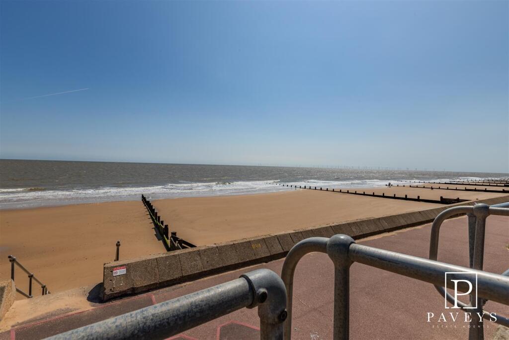 BEACH &amp; SEA VIEWS