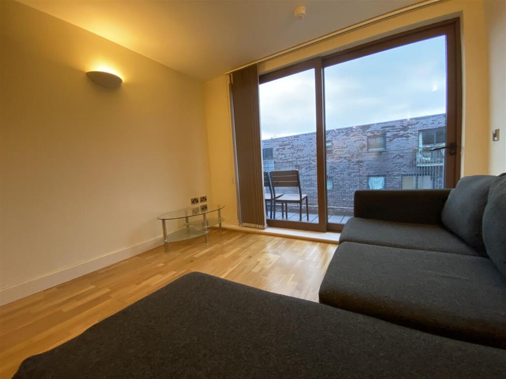Livingroom (10).jpeg