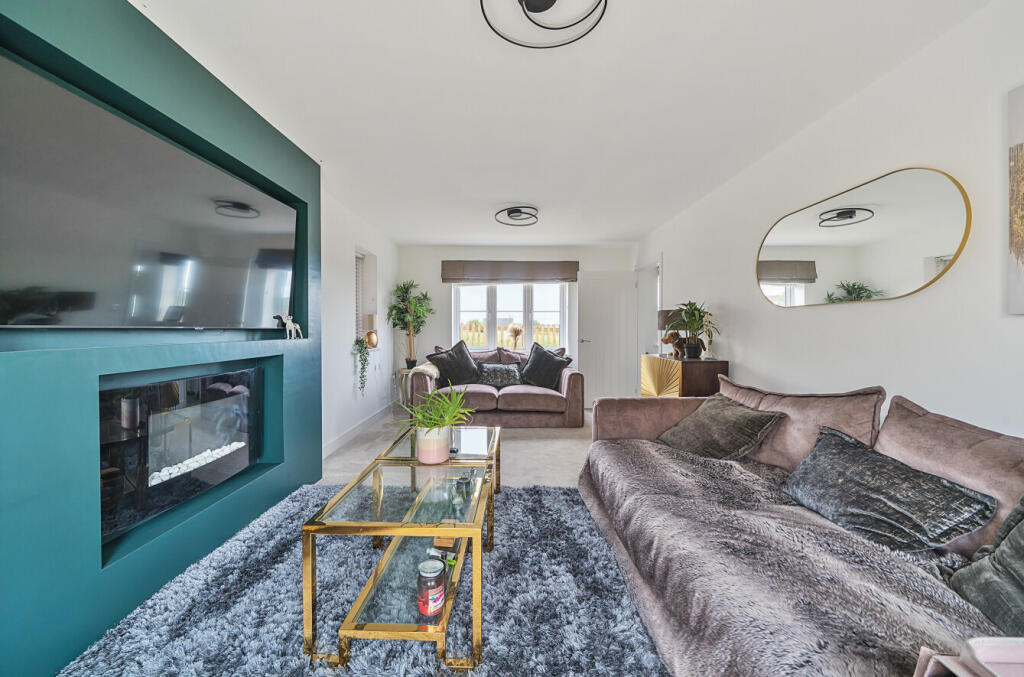 1328161-2-687e5ae...