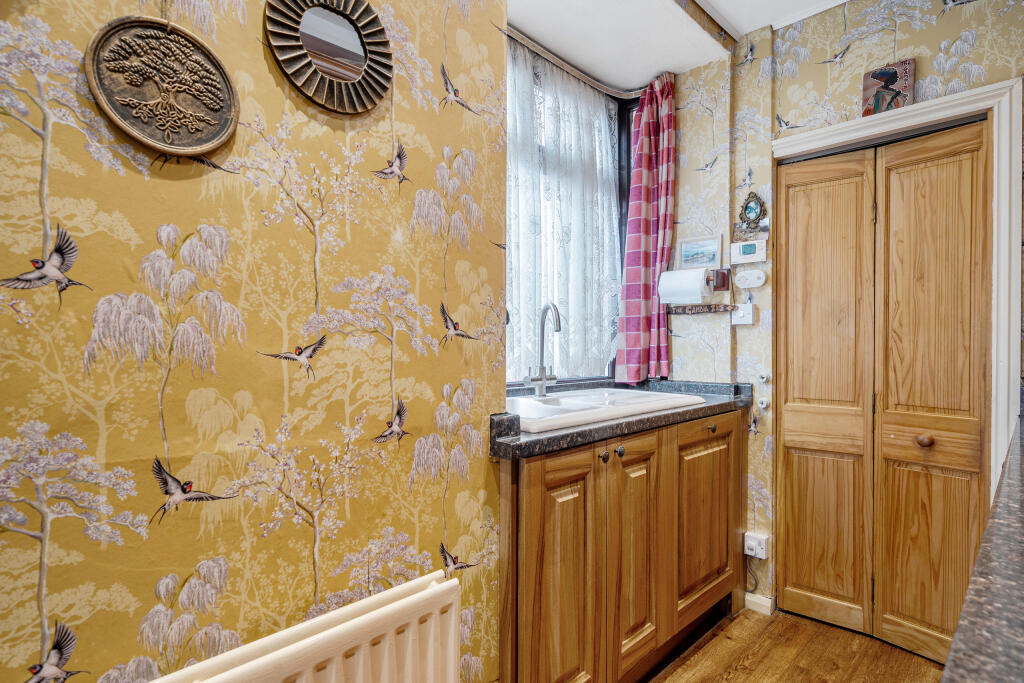 1305318-13-6842f3705d2be