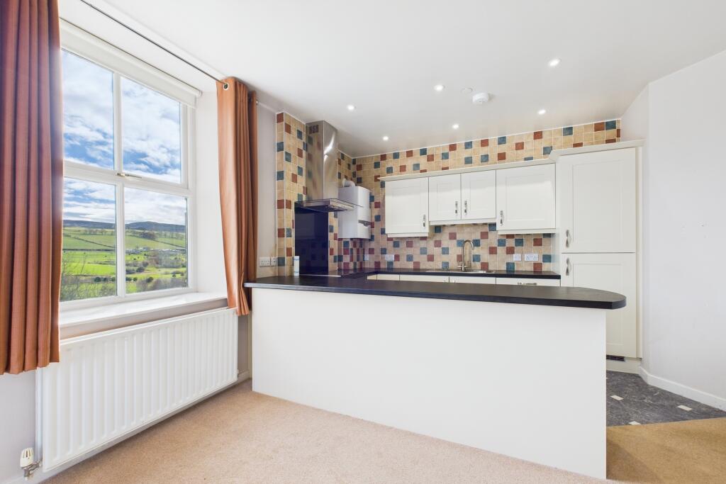 CAM04201G0-PR0056-STILL021