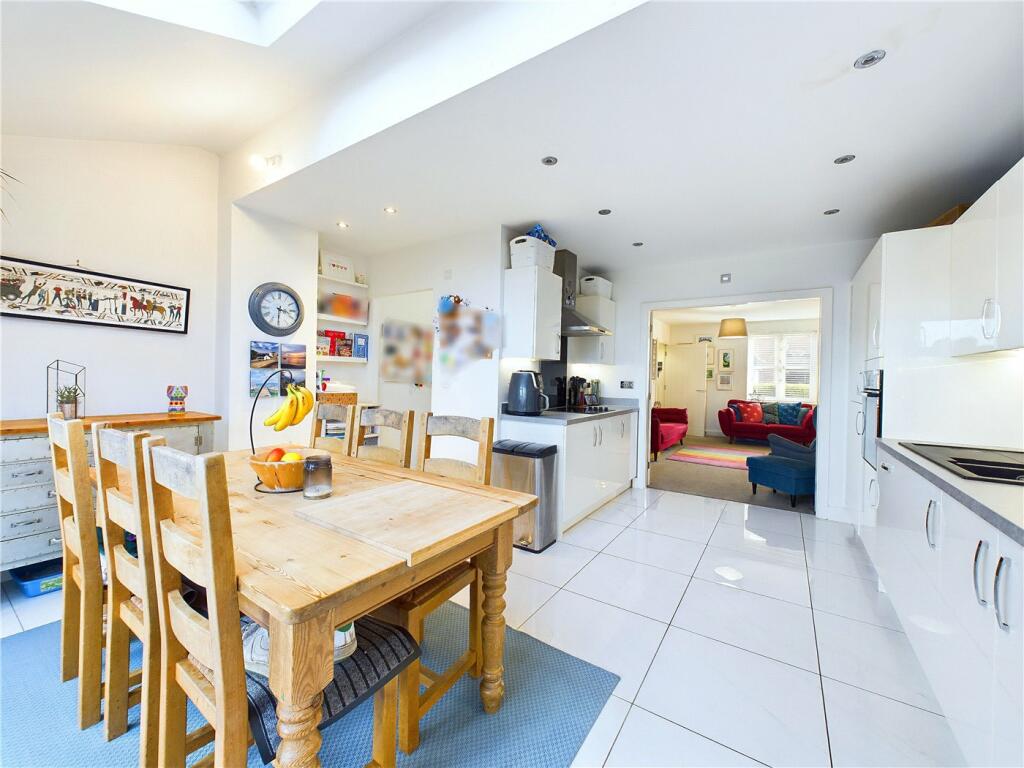 Kitchen Diner To Liv