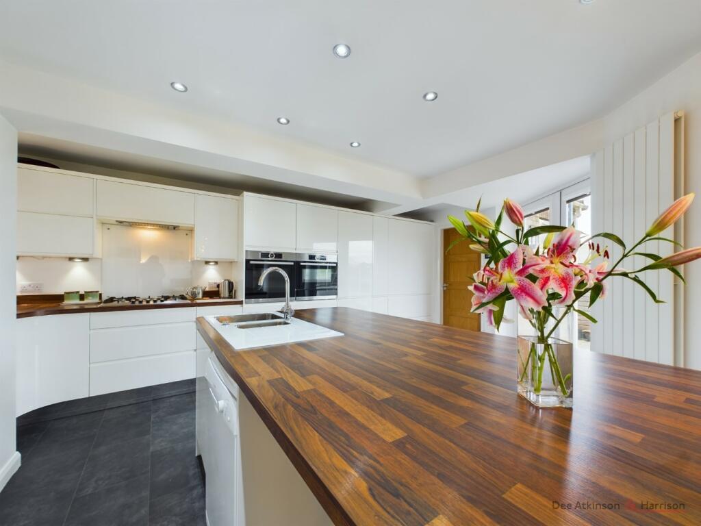 Kitchen/Dining/Lounge