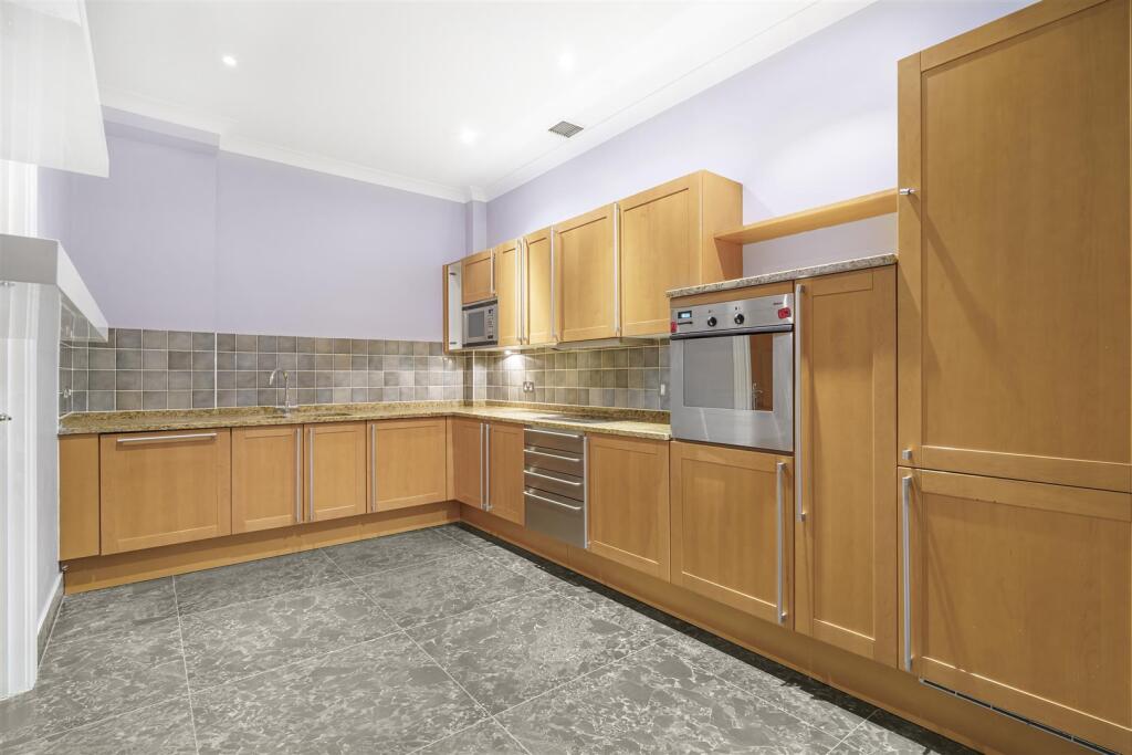 Flat_11_William_Hunt_Mansions_Harrods_Village_SW13