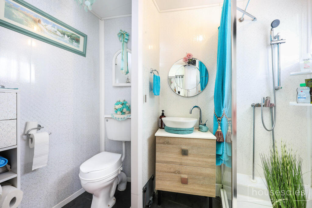 Shower Room/Toilet