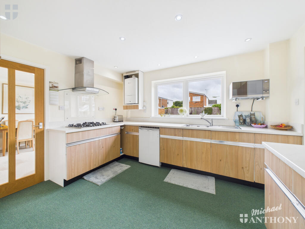 CAM03218G0-PR0758-STILL003