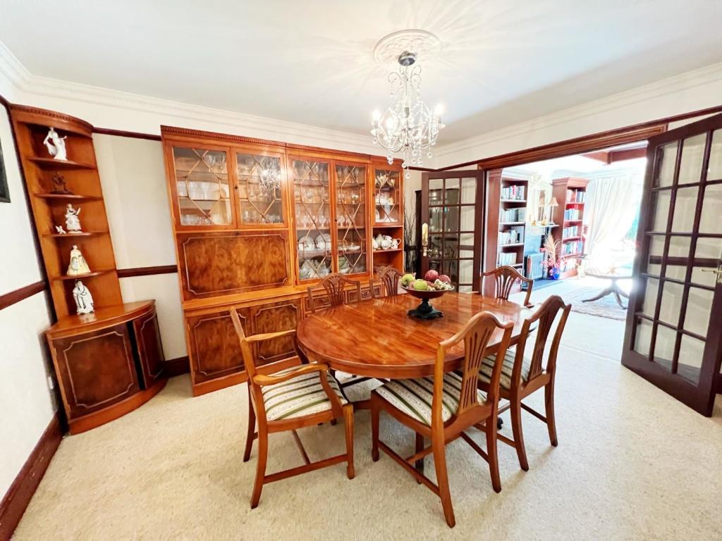 Dining Room 2.jpg