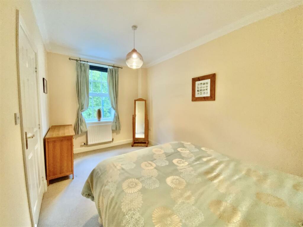 Bedroom 4 (1st Floor)