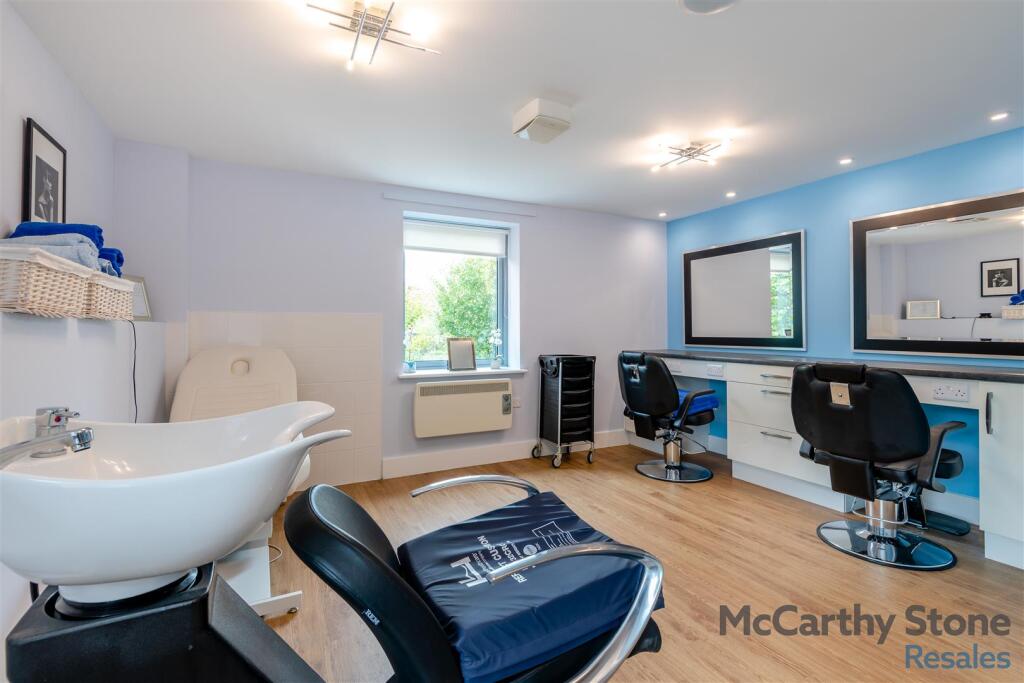 8667784-interior21.jpg