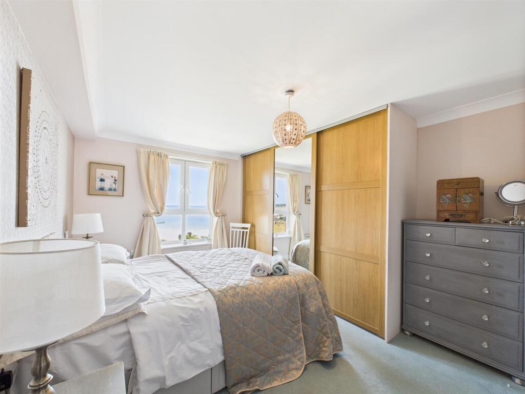 Bedroom: