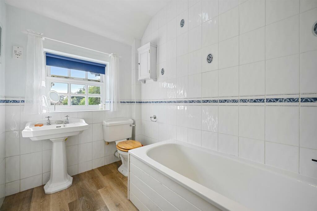 Bathroom.jpg