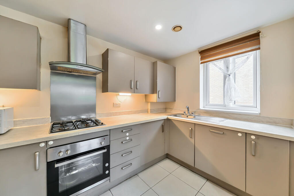 1302873-10-683ee9...