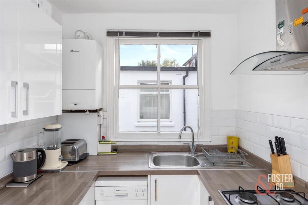 Lyndhurst Road, 31, First Floor Flat-011.jpg