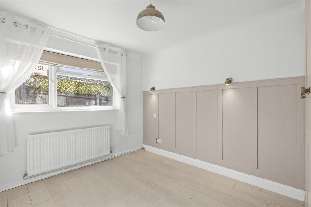 105 Clearbrook Close, HP13 7BS-1.jpg