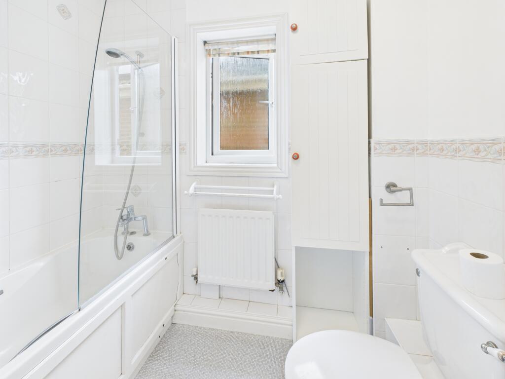 CAM02519G0-PR0314-STILL016