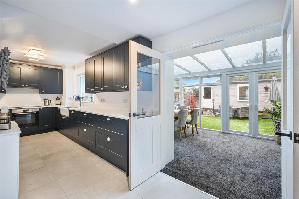 ATROBUS CLOSE, 1- (17).jpg