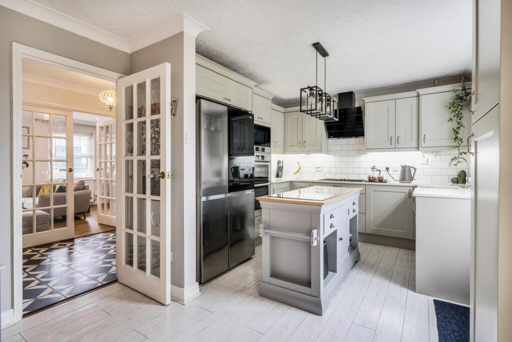 1357904-8-68df9a995722d