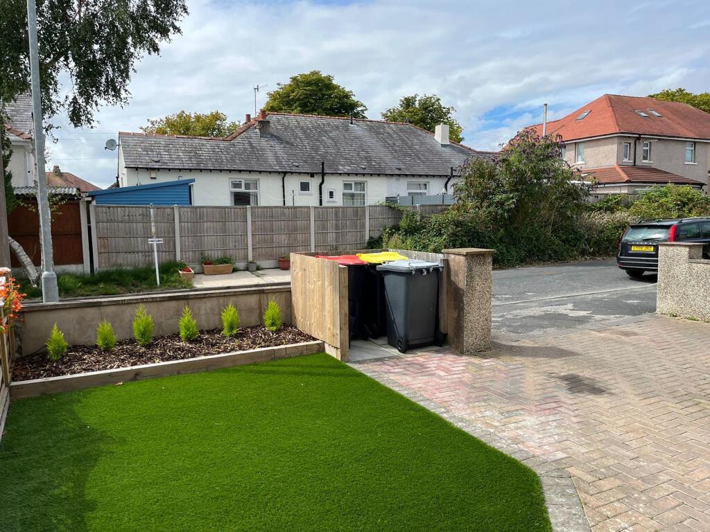 2 Carlyle Gr from fr