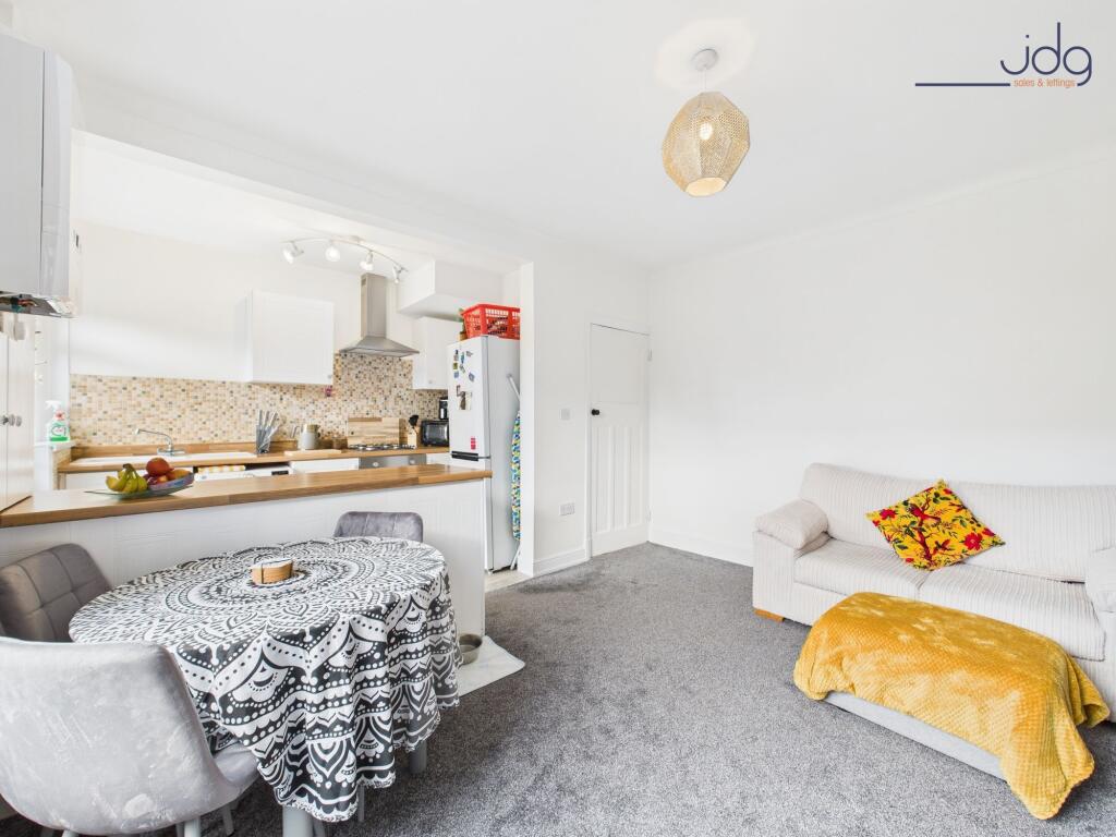 Living Room &amp; Open Plan Kitchen