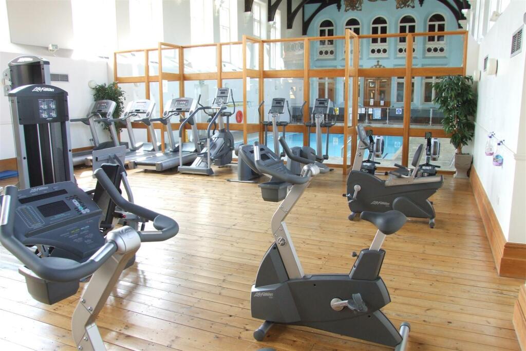 RESIDENTS GYM