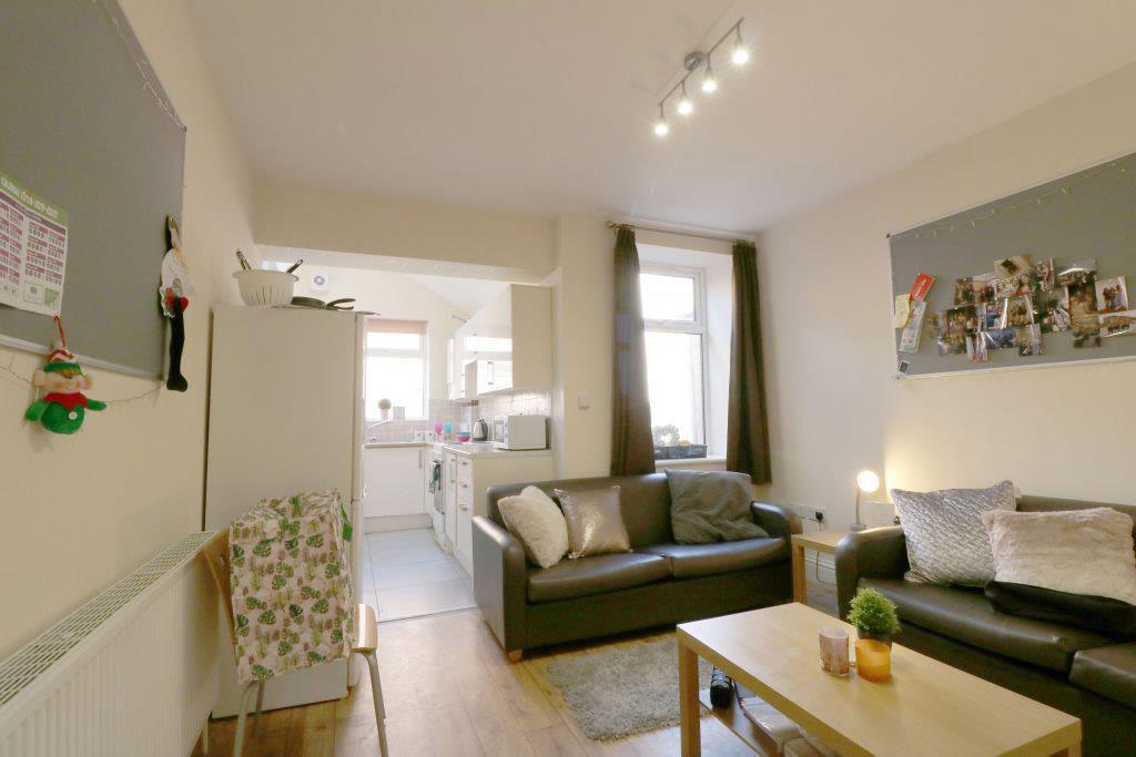 Lounge-2-1024x683.jpg