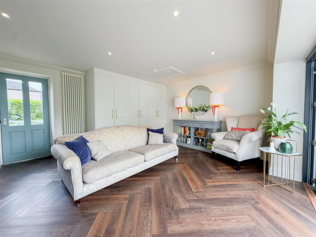 Kitchen/Dine/Family Area