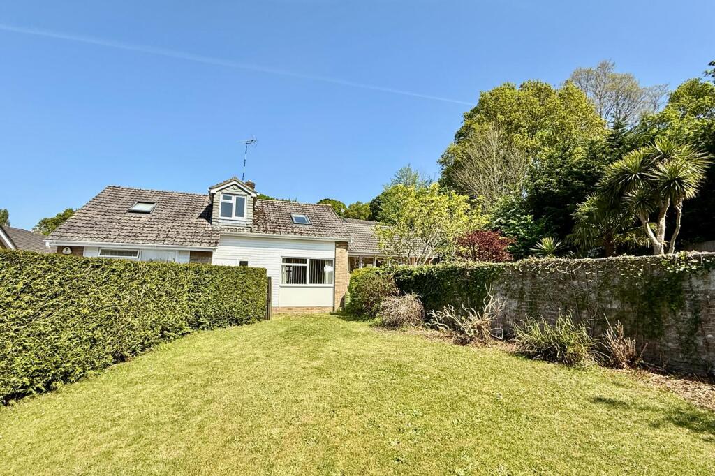 4 Bedroom Detached Chalet for sale