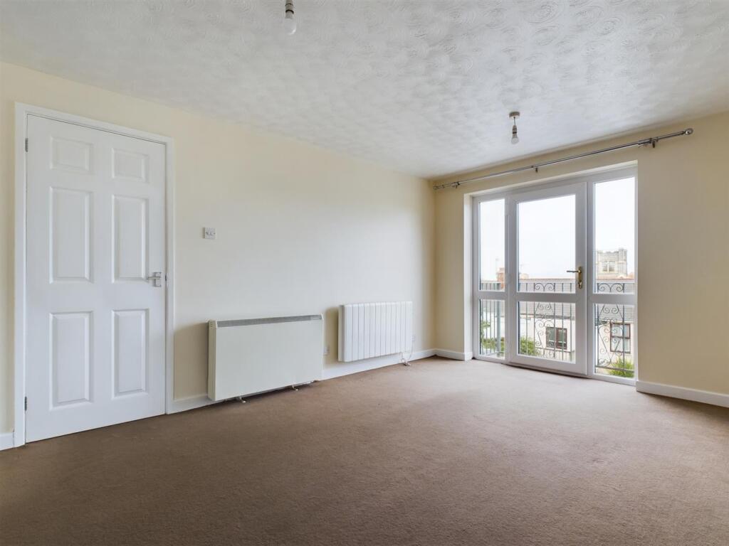 6 Jenkins Court Lounge