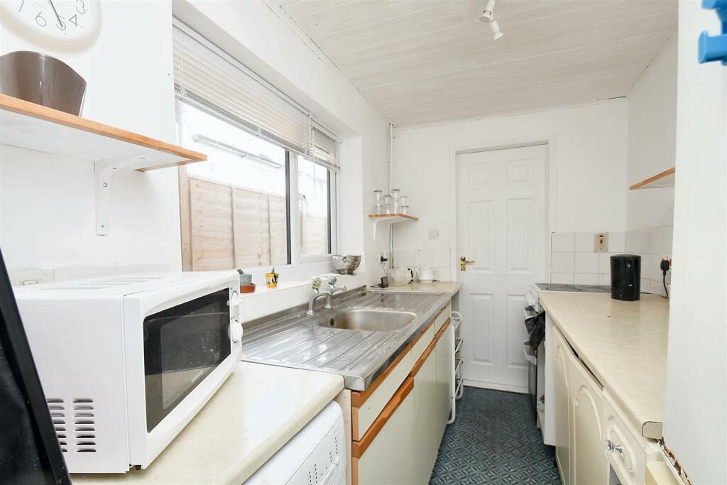 Kitchen.JPG