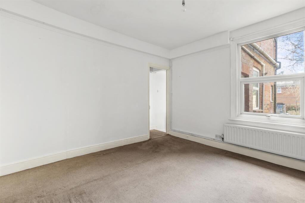 153 Hughenden Rd, HP13 5PN-9.jpg