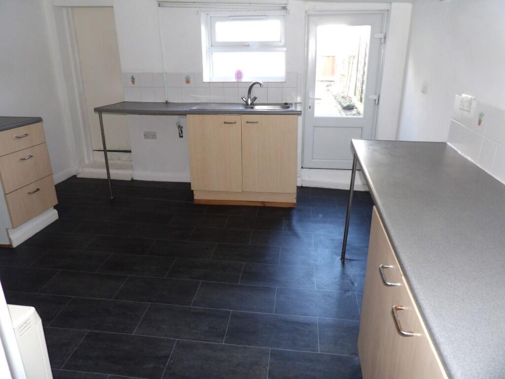 KITCHEN 4