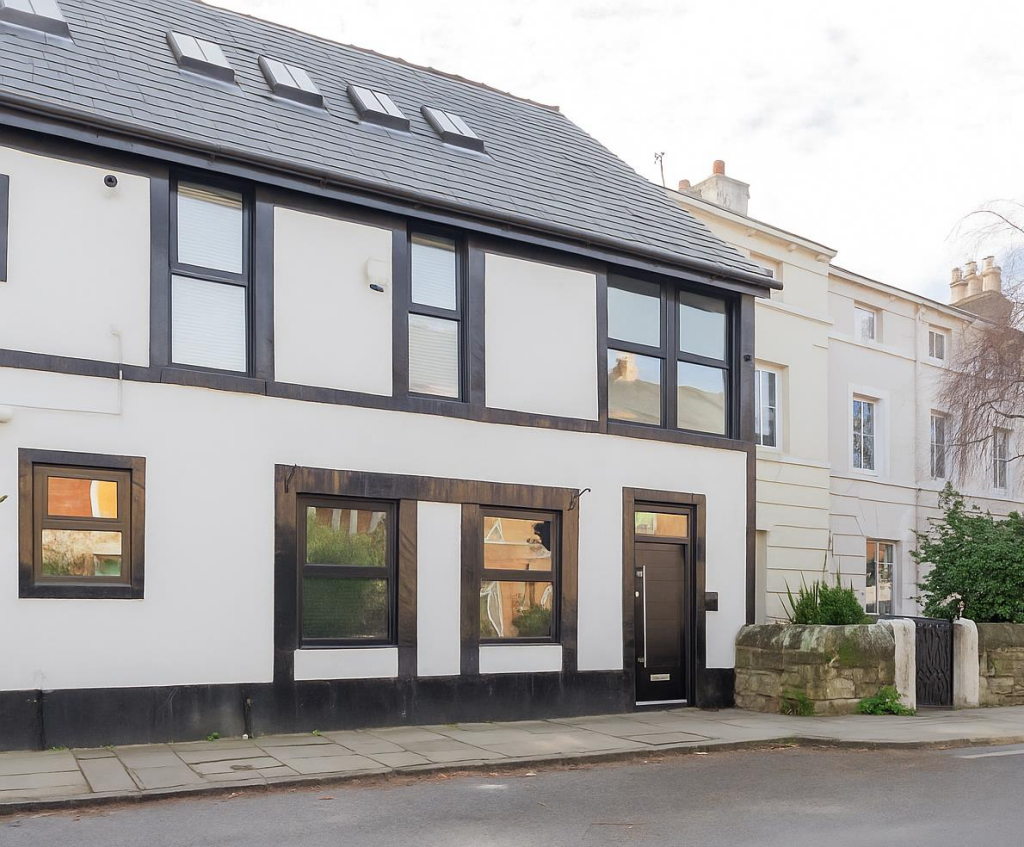 Picture - No car or for sale sign.png