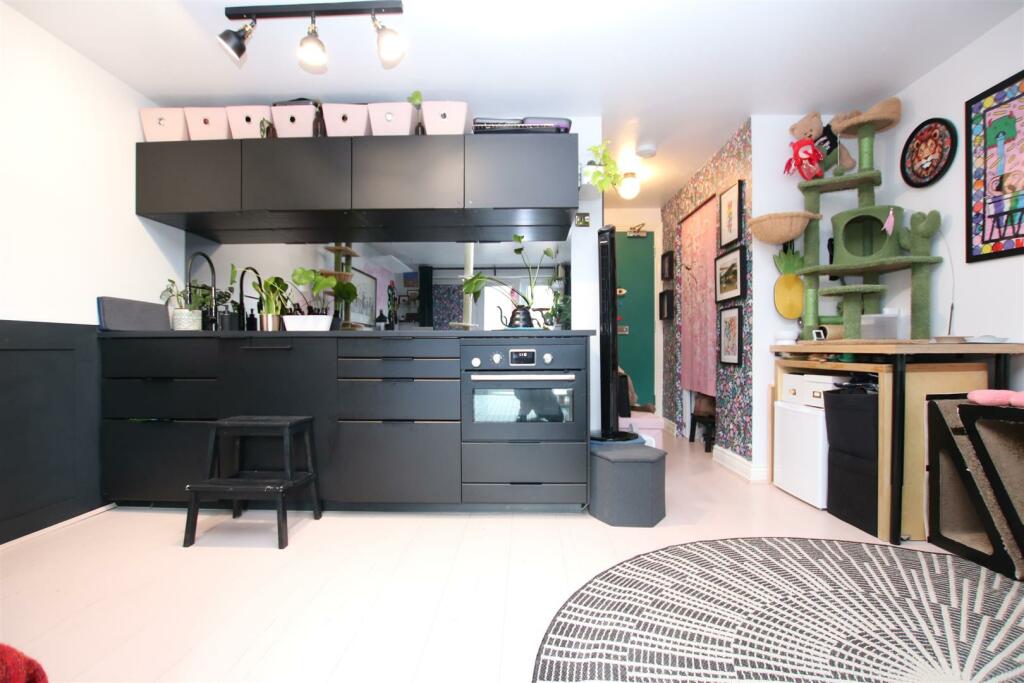 Kitchen Living Area.JPG