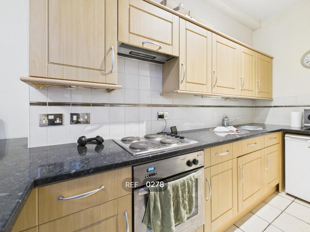 Kitchen &amp; Living area