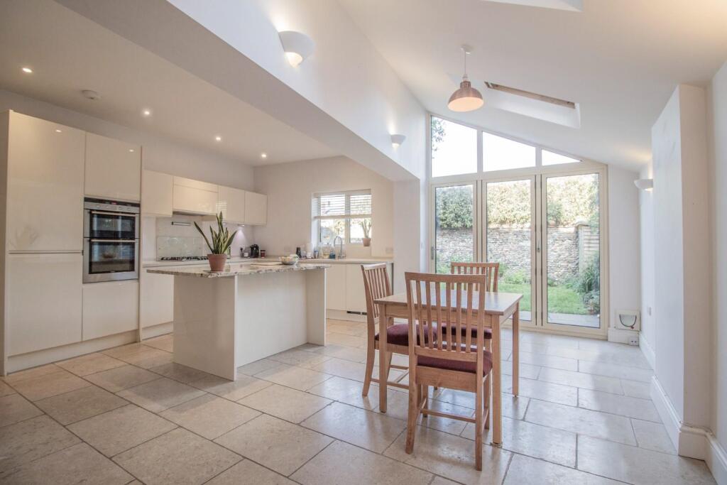 31 Well Street [Open-Plan Kitchen] FINAL.jpg