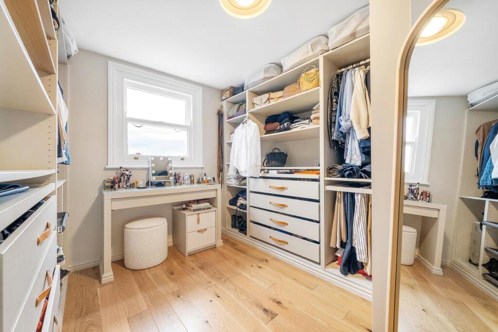 Bedroom 5.JPG